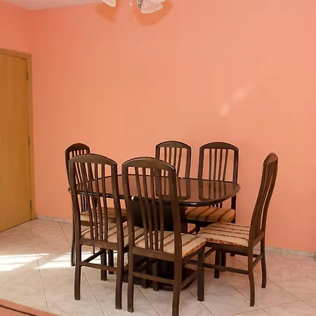 Apartment Peach Coloured 2-bdr By The Sea Garden Warna